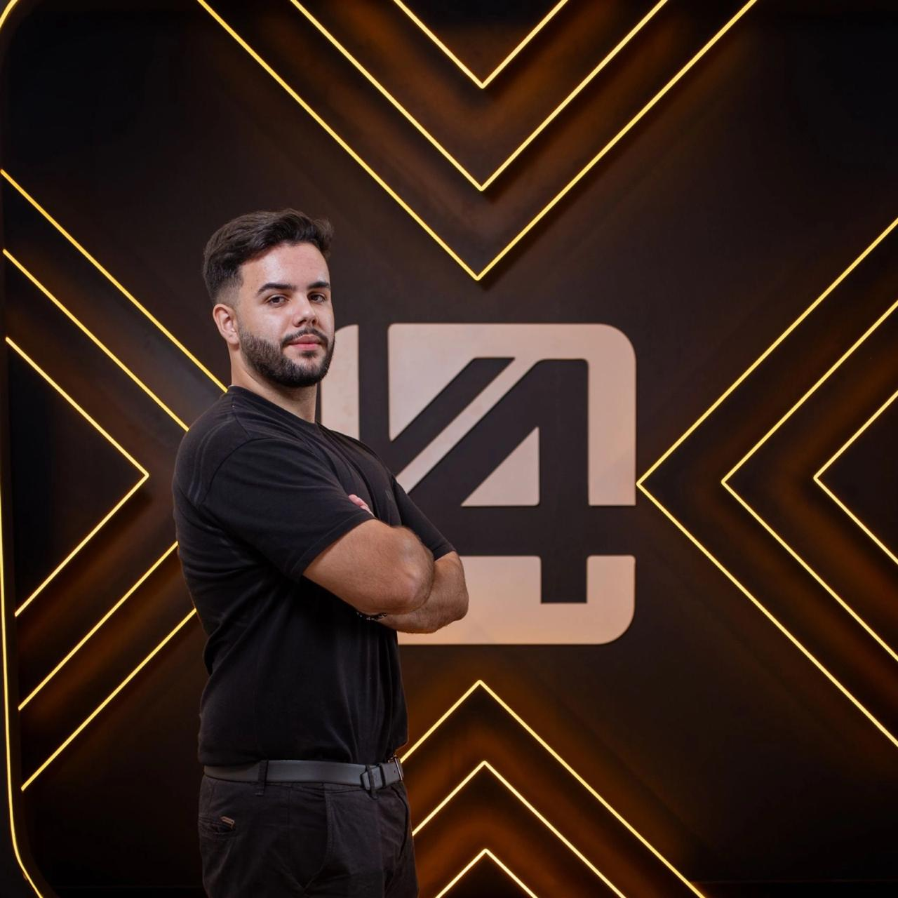 Gabriel Guelles na V4 Company